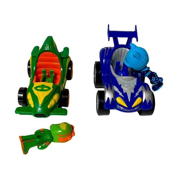SOLD SET of 2 — PJ Masks Action Figures & Vehicle Playset. - Picture 7 of 11